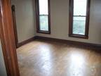 $550 / 3br - 3 bedroom apt.