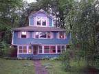 $460 / 2br - 1200ft² - CHARMING GINGERBREAD LAKESIDE COTTAGE in 5 College Area