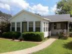$1200 / 3br - Enormous Duperier Ave House! (New Iberia) (map) 3br bedroom