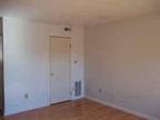 $500 / 2br - Spacious 2 Br with big closets lots of storage (map) 2br bedroom
