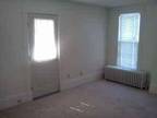 $550 / 2br - 313 W Grand #5 Very Clean 2 bedroom upper with HEAT INCLUDED.