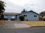 $995 / 3br - 1800ft² - Hucrest Home for Rent (Roseburg) 3br bedroom