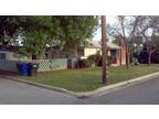 $850 / 2br - 950ft² - Single Family Home on Hawaii St - Large Yard With Garage