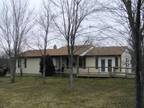 $650 / 3br - 1500ft² - Country Ranch West of Waverly (15 min to waverly and