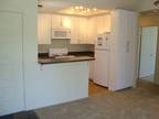 $2425 / 1br - 712ft² - Top Floor 1-bedroom Above Garages! Available on 5/10!