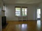 $1350 / 2br - *Convenient to Everything* West Hartford/1st Fl/Garage/Fplc/Hdwd