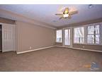 $925 / 2br - 984ft² - Luxurious 2 bedrooms with washer dryer provided (Council