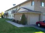 $565 / 1br - 1 car garage-Well Maintained Town house (Appleton) (map) 1br