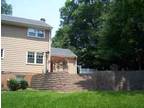 $1750 / 4br - 2808 Huntington Road (Charlottesville ) (map) 4br bedroom