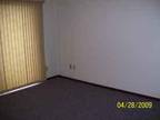 $650 / 3br - Clean, Quiet, Safe Apartment (419 Oakland Ave South Beloit IL 6)