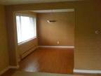 $750 / 2br - ft² - Clean 2br - Bright upper 2br Apt in North Buffalo