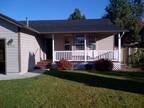 $1250 / 3br - 1570ft² - Nice 3/2 with yard and garage (21340 NE Pelican Dr) 3br