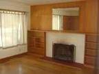 $925 / 3br - 1220ft² - Adorable single level home with wood floors (521 NE 8th