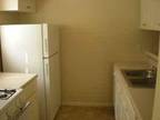 $900 / 2br - Walk to UTMB washer and dryer included M/I Special (Galveston) 2br