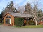 Long Beach Wa Lodging with Lake Side View and Jacuzzi