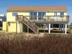 $275 / 3br - 1000ft² - ROMANTIC AND AFFORDABLE BEACHFRONT HOME