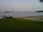 $600 / 2br - 700ft² - GUN LAKE FRONT COTTAGE-DOCK-SANDY BEACH-WEEKLY-VERY