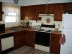 $1195 / 2br - TOWNHOUSE/POOL (32ND ST BAYSIDE) 2br bedroom