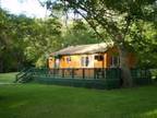 $80/d-$500/wk 900sq ft Lake cabin on Fox Lake