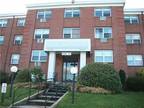 $975 / 2br - 851ft² - Nice End Unit in Secure Bldg. GREAT Commuter Location!