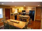 Highly Appointed Townhome in Roslyn Ridge, 2 br with a Grea