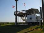 $100 / 1br - 350ft² - Camper w/slide on water (Gilchrist Tx) 1br bedroom