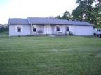 $895 / 4br - 1400ft² - 4 Bedroom Home on 1 Acre (Batavia) (map) 4br bedroom