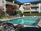$1850 / 1br - 820ft² - 2nd floor, overlooking pond, fireplace, large balcony