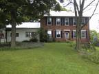 3000ft² - Country Getaway, 200 yr old Brick Home & 12 acr, Hunting,Privacy