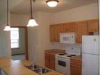 $800 / 2br - Awesome open floor plan with vaulted ceilings & washer/dryer