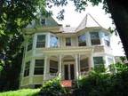 $950 / 2br - 1/2 of Charming Victorian house * Very Comfortable * See the PICS