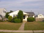 $550 / 3br - 1100ft² - Beautiful SINGLE Home 1.5BA! Book now for 2014!