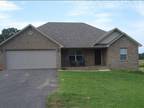 Single Family Dwelling with 3 bdrm 2 bathrooms in Greenbrier AR