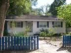 $150 / 3br - Carrabelle, FL (611 N. Avenue C) 3br bedroom