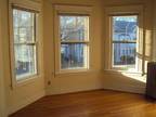 $875 / 1br - 725ft² - Sunny Victorian: Bay Windows, Deck, Oak Flrs