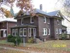 $850 / 5br - ft² - 5 bedroom Single Family Brick HOME (Chestnut St Rockford