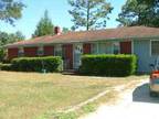 $750 / 3br - 1500ft² - 3 bedroom 1.5 bath home for rent! Fenced in backyard!