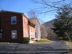 $625 / 2br - 800ft² - Very Nice and Quiet corner apartment in North Asheville
