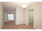 $587 / 1br - 891ft² - GE Appliances, Built-In Bookcases, Flexible Pricing (West