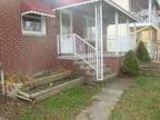 $825 / 3br - Nice 3 bdrm 1.5 bath finished basement detached garage fenced back