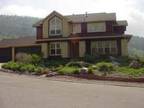 $2400 / 4br - 4bth - Beautiful, spacious home with great views in Lyons!