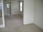 $500 / 2br - 900ft² - Nice quite upper apt (Muskegon) (map) 2br bedroom