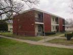 $425 / 1br - 700ft² - 1209 39th Ave Rockford IL ((Near Rockford Airport)) 1br