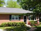 $950 / 3br - Brick Duplex in Greenbrier (Holly Road, Charlottesville) (map) 3br