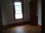 $750 / 2br - 1200ft² - cozy and character apt Avail Oct 1 (374 wadsworth st)