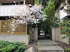 $2300 / 2br - 963ft² - Quiet Complex, Peaceful Courtyard, View Slideshow