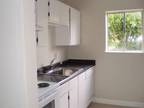 $ / 2br - 950ft² - Laurelwood 2 bath corner unit with XXL patio 2br bedroom