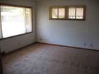 $535 / 1br - Very nice duplex apt. 1 Br. Plus(7 rms.) Excellent area-Reduced