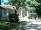 $550 / 3br - 900ft² - Near college. House with backyard. (Baytree and Melody Ln