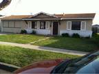 $1700 / 3br - 1300ft² - Great location 3bd 2bath with room in back yard